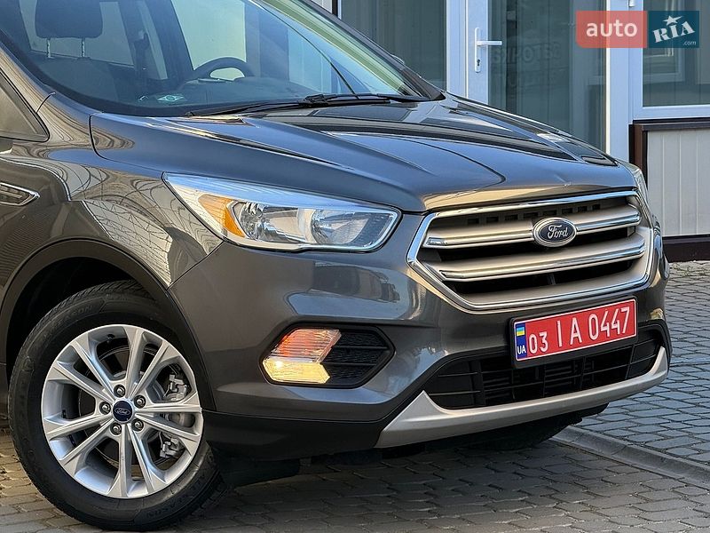 Внедорожник / Кроссовер Ford Escape 2017 в Дрогобыче