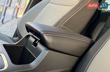 Внедорожник / Кроссовер Ford Escape 2017 в Дрогобыче