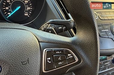 Внедорожник / Кроссовер Ford Escape 2017 в Дрогобыче