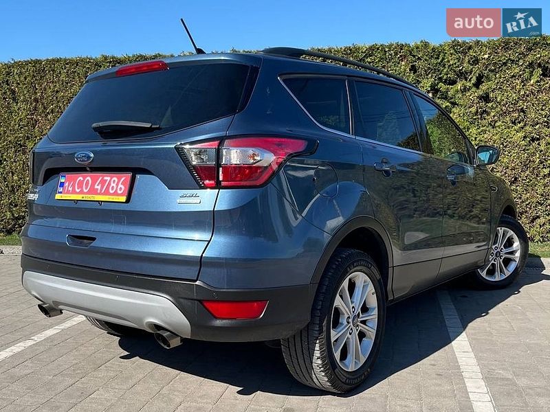 Внедорожник / Кроссовер Ford Escape 2018 в Львове