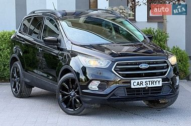 Внедорожник / Кроссовер Ford Escape 2018 в Стрые