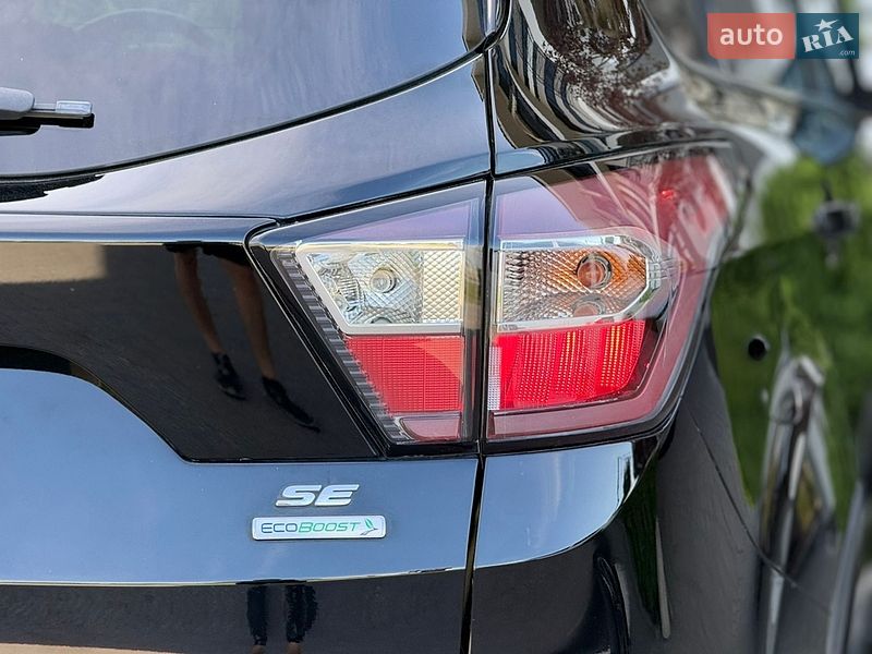 Внедорожник / Кроссовер Ford Escape 2018 в Стрые