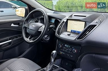 Внедорожник / Кроссовер Ford Escape 2018 в Стрые