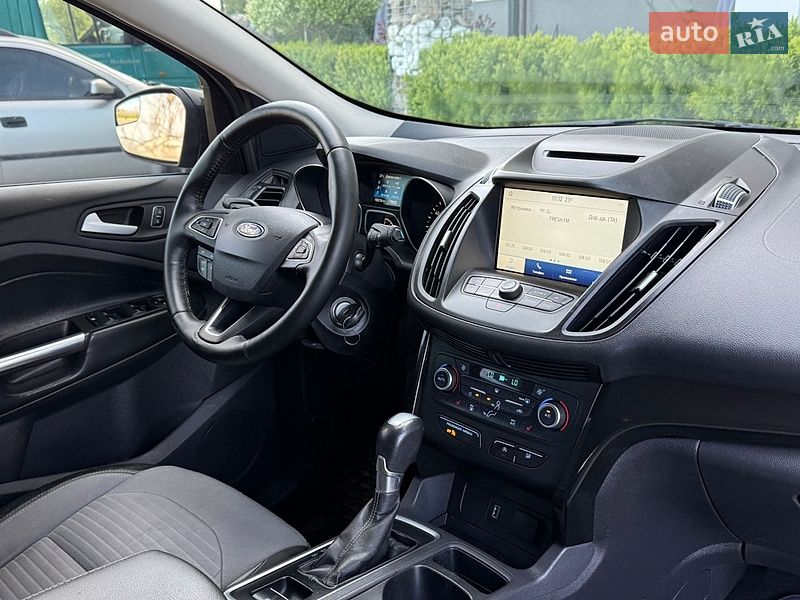 Внедорожник / Кроссовер Ford Escape 2018 в Стрые