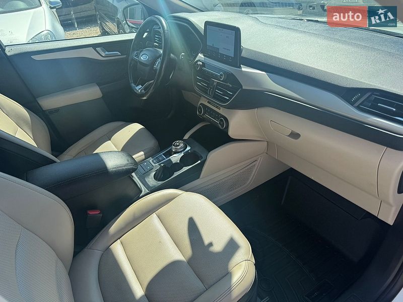 Позашляховик / Кросовер Ford Escape 2019 в Городку