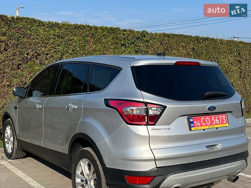 Позашляховик / Кросовер Ford Escape 2017 в Львові