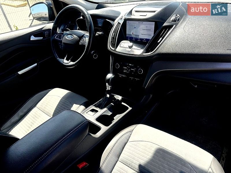 Внедорожник / Кроссовер Ford Escape 2017 в Львове