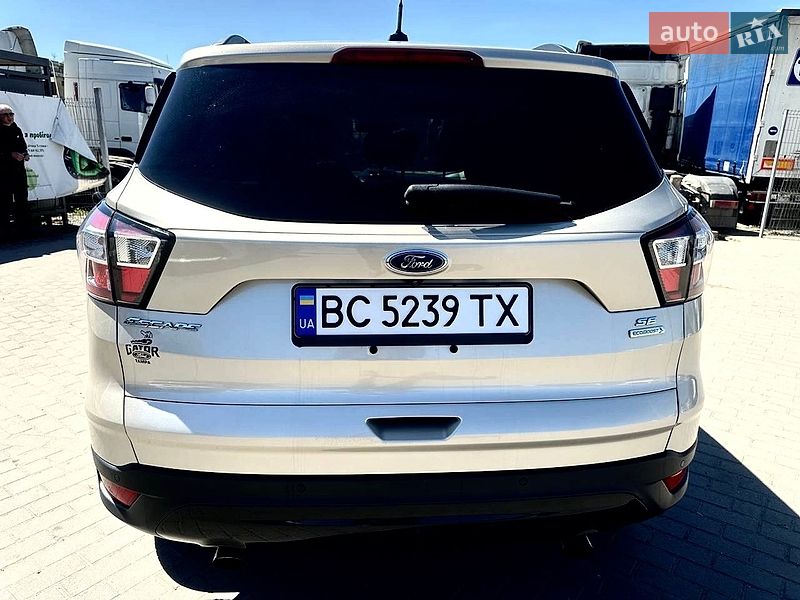 Внедорожник / Кроссовер Ford Escape 2017 в Львове