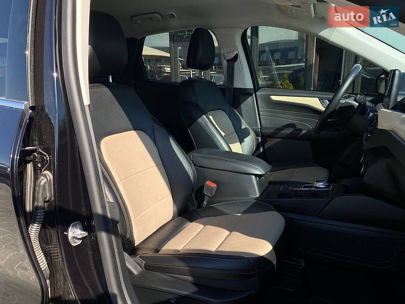 Внедорожник / Кроссовер Ford Escape 2021 в Киеве