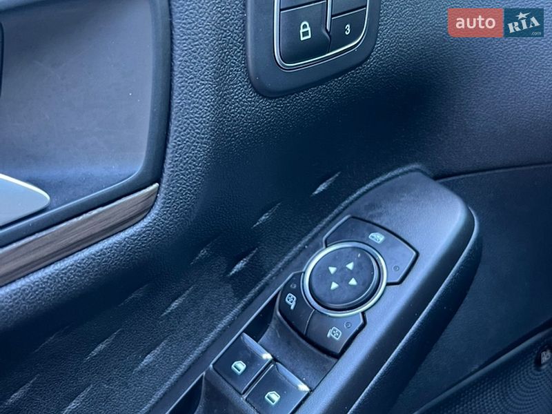 Внедорожник / Кроссовер Ford Escape 2020 в Одессе