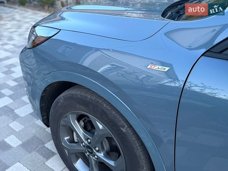 Внедорожник / Кроссовер Ford Escape 2023 в Гайвороне