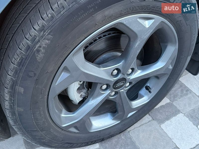 Внедорожник / Кроссовер Ford Escape 2023 в Гайвороне
