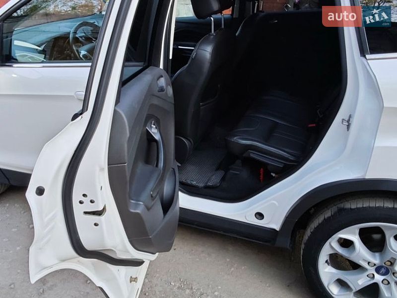 Внедорожник / Кроссовер Ford Escape 2012 в Новомосковске