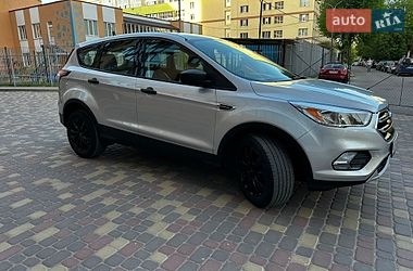 Позашляховик / Кросовер Ford Escape 2017 в Вінниці