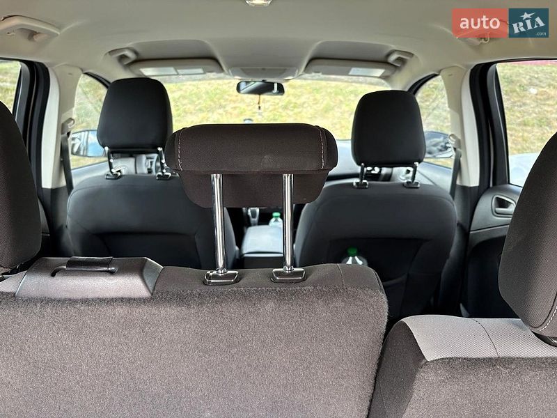 Внедорожник / Кроссовер Ford Escape 2019 в Стрые