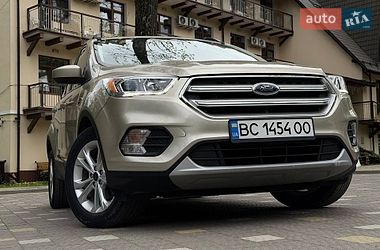 Позашляховик / Кросовер Ford Escape 2016 в Трускавці