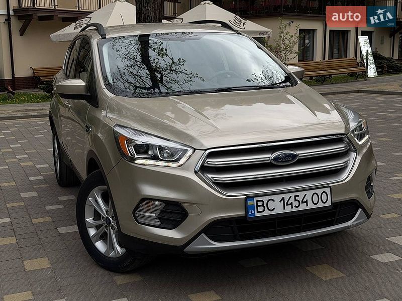 Позашляховик / Кросовер Ford Escape 2016 в Трускавці