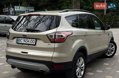 Позашляховик / Кросовер Ford Escape 2016 в Трускавці