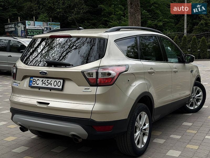Позашляховик / Кросовер Ford Escape 2016 в Трускавці