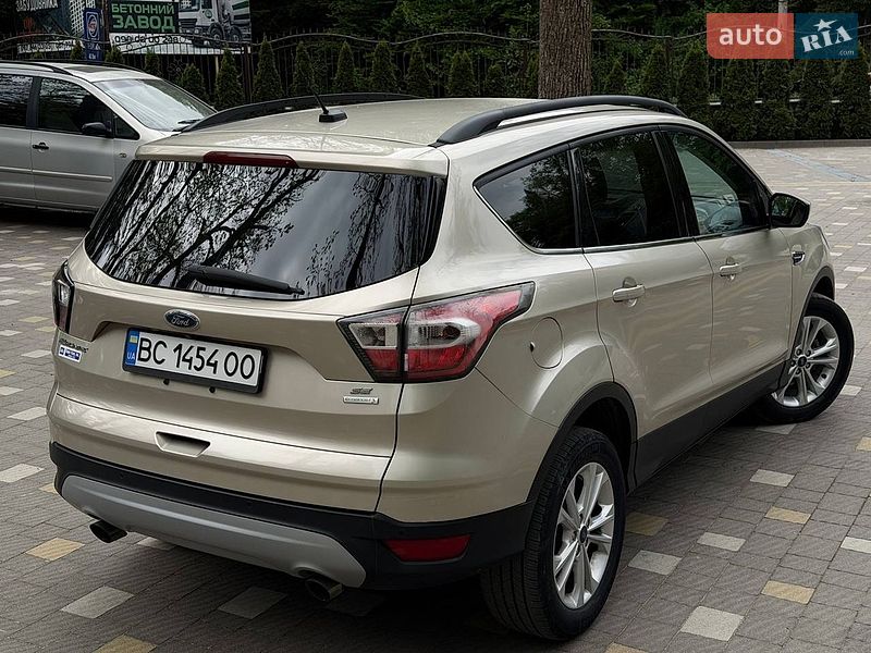 Позашляховик / Кросовер Ford Escape 2016 в Трускавці
