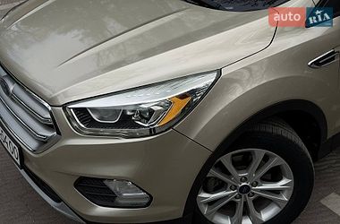 Позашляховик / Кросовер Ford Escape 2016 в Трускавці