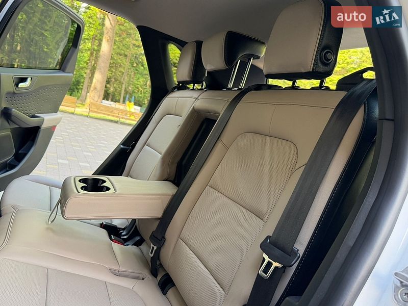 Позашляховик / Кросовер Ford Escape 2020 в Дрогобичі