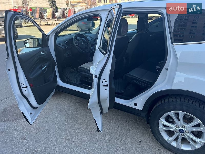 Позашляховик / Кросовер Ford Escape 2017 в Харкові