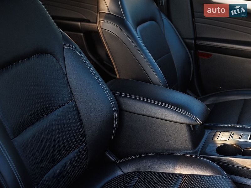 Внедорожник / Кроссовер Ford Escape 2021 в Дубно