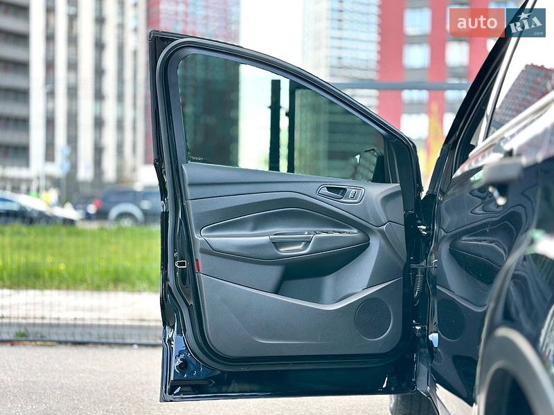 Внедорожник / Кроссовер Ford Escape 2018 в Киеве