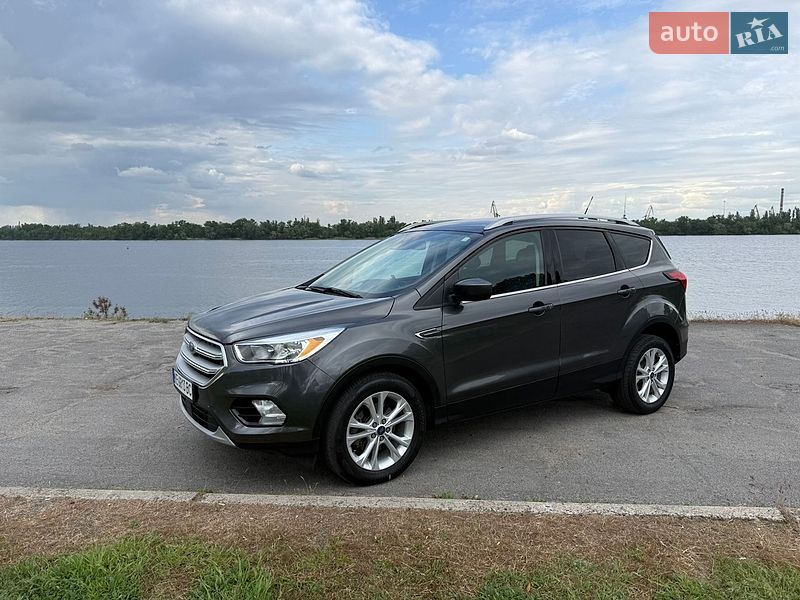 Внедорожник / Кроссовер Ford Escape 2018 в Днепре