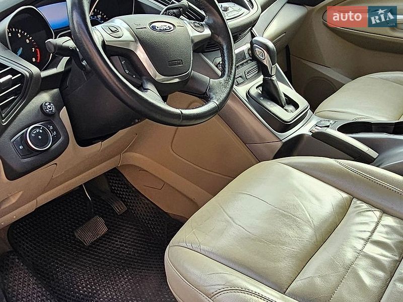 Внедорожник / Кроссовер Ford Escape 2015 в Киеве