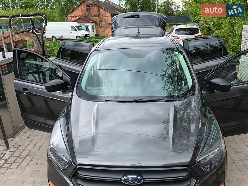 Внедорожник / Кроссовер Ford Escape 2017 в Изяславе