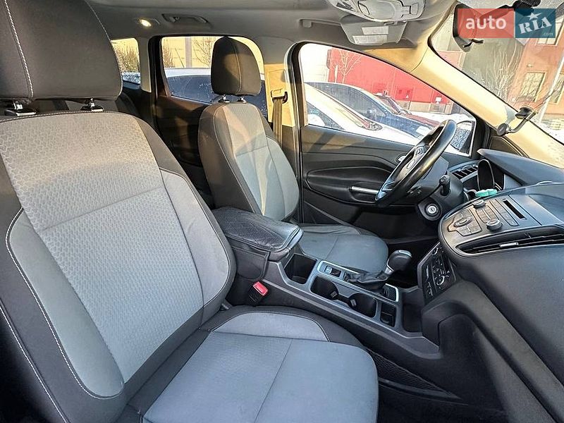 Внедорожник / Кроссовер Ford Escape 2016 в Виннице