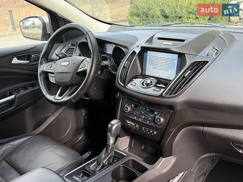 Внедорожник / Кроссовер Ford Escape 2017 в Стрые