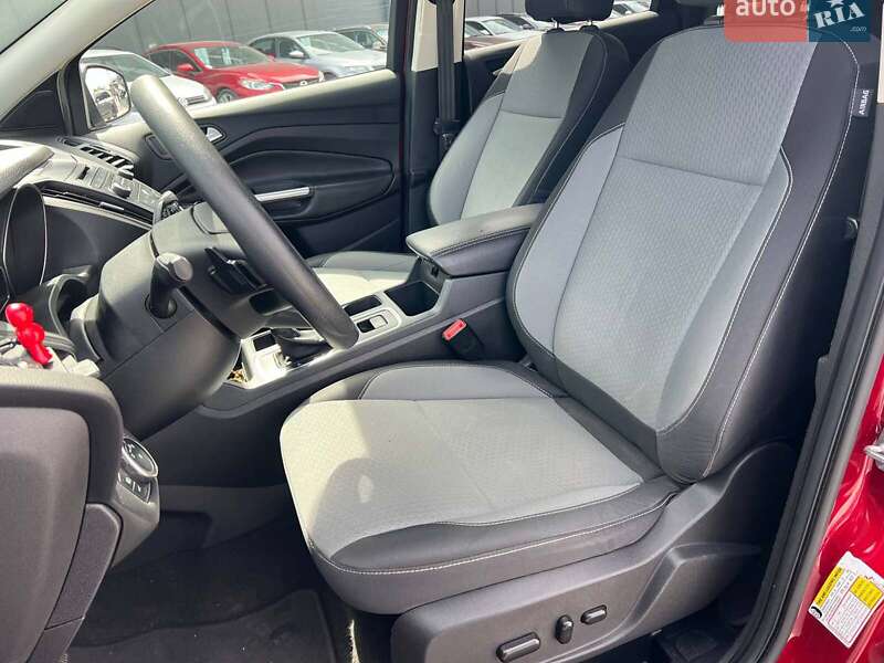 Внедорожник / Кроссовер Ford Escape 2017 в Львове