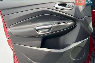 Внедорожник / Кроссовер Ford Escape 2017 в Львове