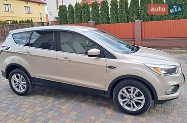 Позашляховик / Кросовер Ford Escape 2017 в Мостиській