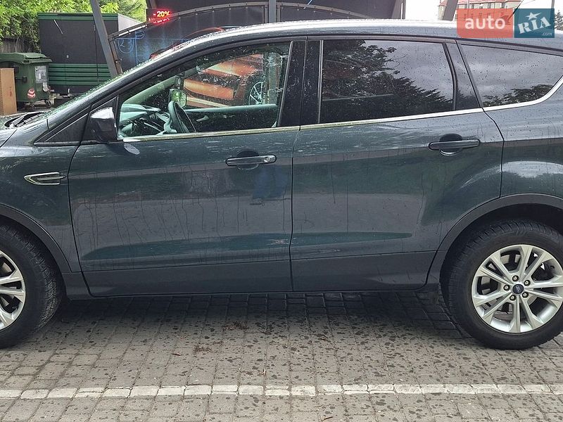 Позашляховик / Кросовер Ford Escape 2019 в Львові