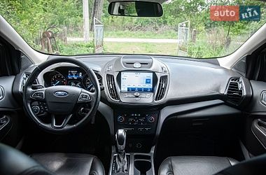 Внедорожник / Кроссовер Ford Escape 2018 в Хмельницком