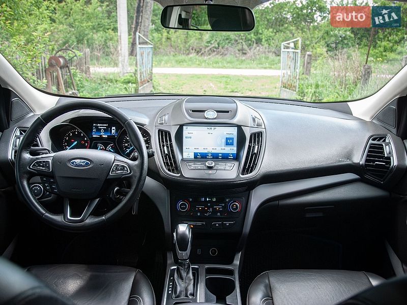 Внедорожник / Кроссовер Ford Escape 2018 в Хмельницком