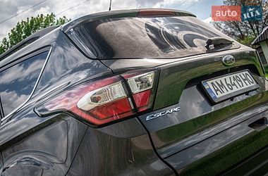 Внедорожник / Кроссовер Ford Escape 2018 в Хмельницком