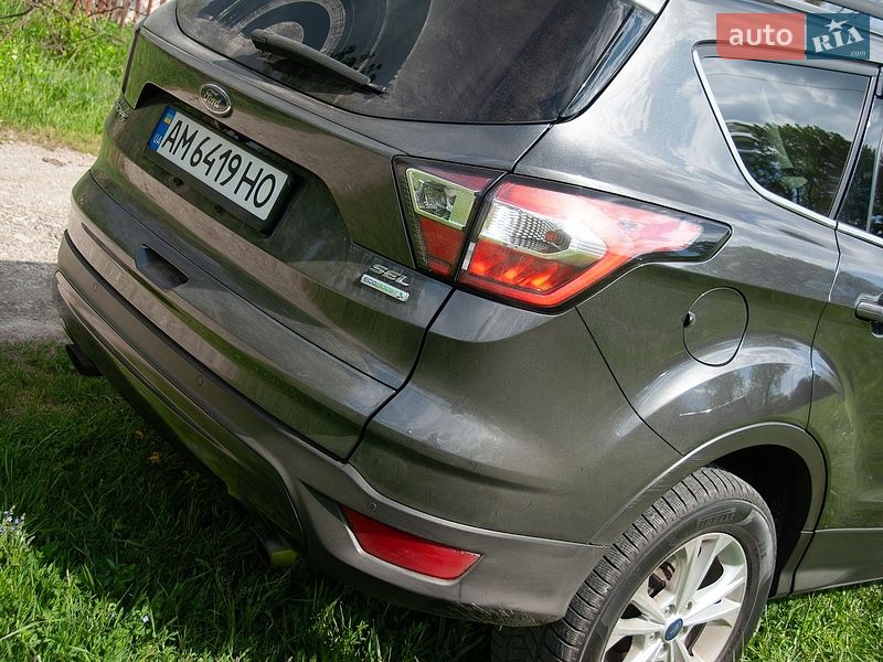 Внедорожник / Кроссовер Ford Escape 2018 в Хмельницком