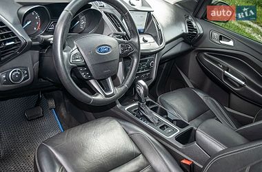 Внедорожник / Кроссовер Ford Escape 2018 в Хмельницком