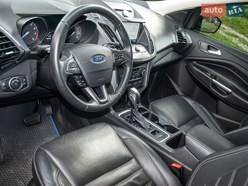Внедорожник / Кроссовер Ford Escape 2018 в Хмельницком