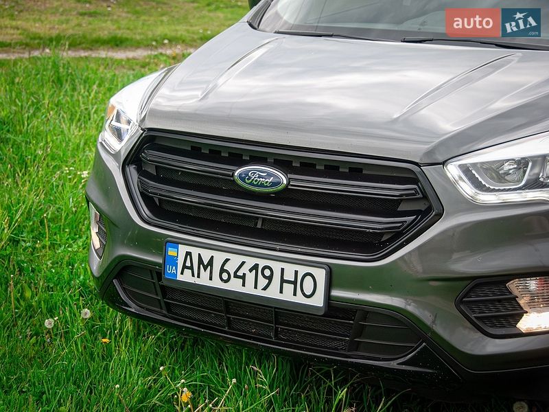 Внедорожник / Кроссовер Ford Escape 2018 в Хмельницком