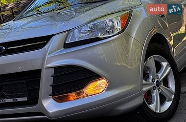 Позашляховик / Кросовер Ford Escape 2015 в Дрогобичі