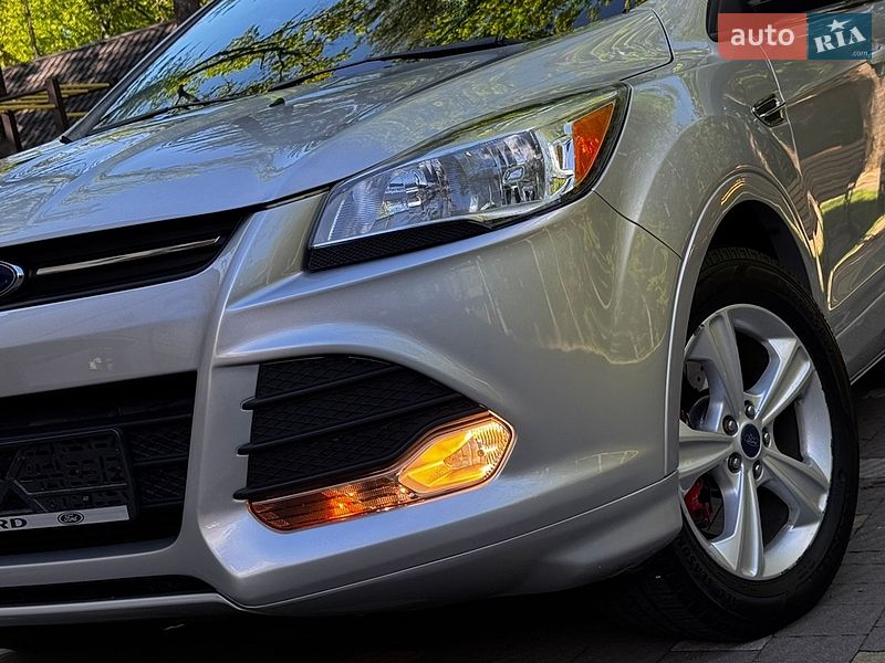 Позашляховик / Кросовер Ford Escape 2015 в Дрогобичі