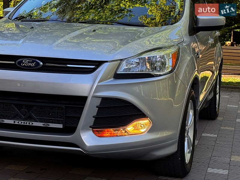 Позашляховик / Кросовер Ford Escape 2015 в Дрогобичі