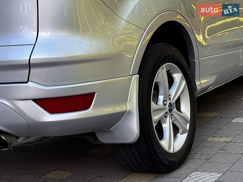 Позашляховик / Кросовер Ford Escape 2015 в Дрогобичі