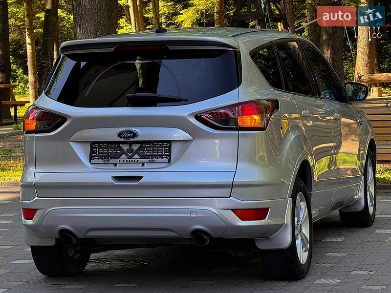 Позашляховик / Кросовер Ford Escape 2015 в Дрогобичі